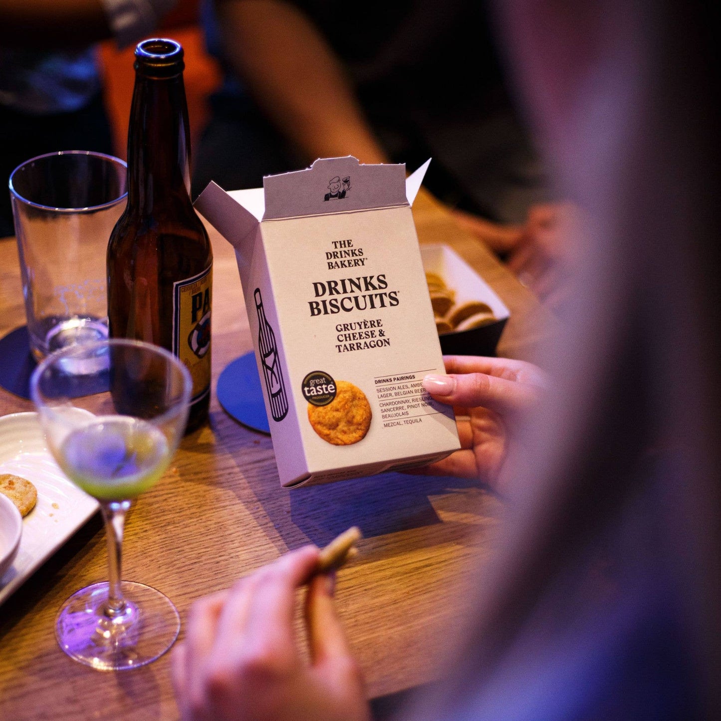 Gruyère Cheese & Tarragon Drinks Biscuits 110g