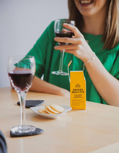 Drinks Biscuits - Lancashire Cheese & Spring Onion 110g